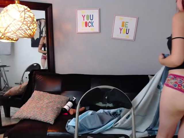 Live sex webcam photo for stormyxoxo #269547729