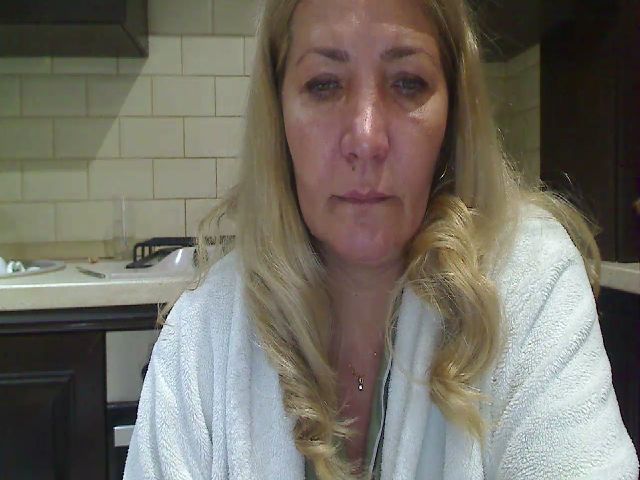 Live sex webcam photo for HeyHeyGrey #269535924