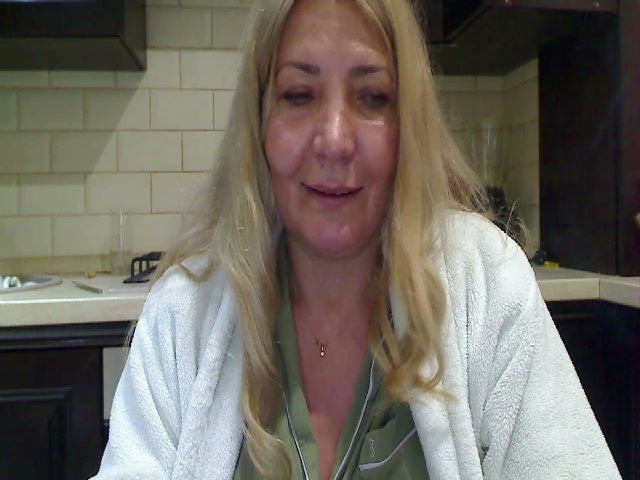 Live sex webcam photo for HeyHeyGrey #269537049