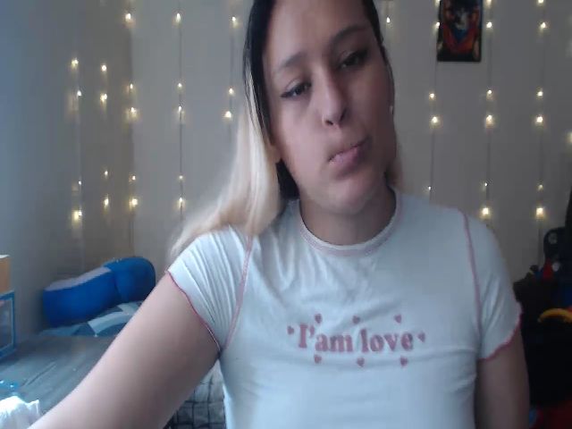 Live sex webcam photo for Sammy_branw18 #269545793