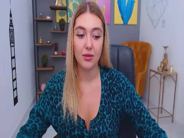 Live sex webcam photo for NicoleConnor #269543829