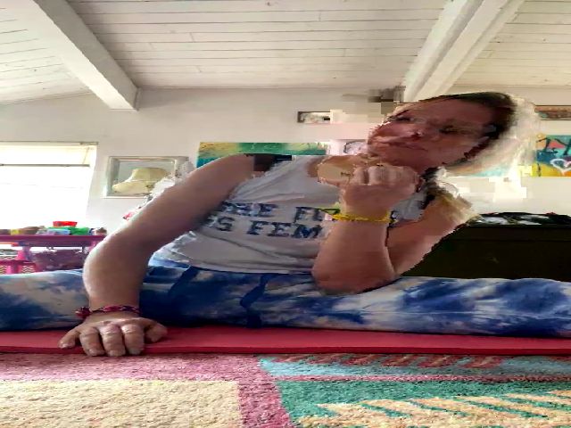 Live sex webcam photo for MolliCakes #269549463