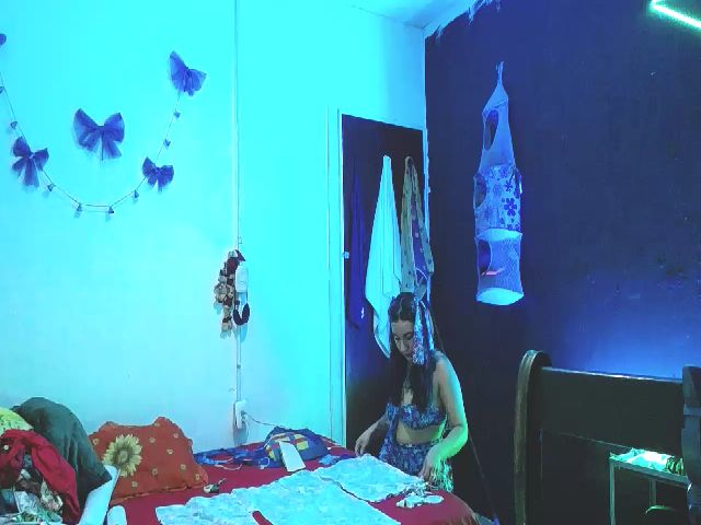 Live sex webcam photo for SweetFreya01 #269551088