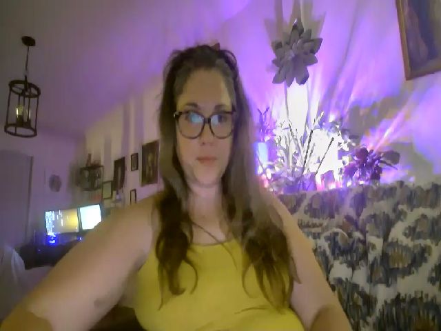 Live sex webcam photo for Laural55 #269536484
