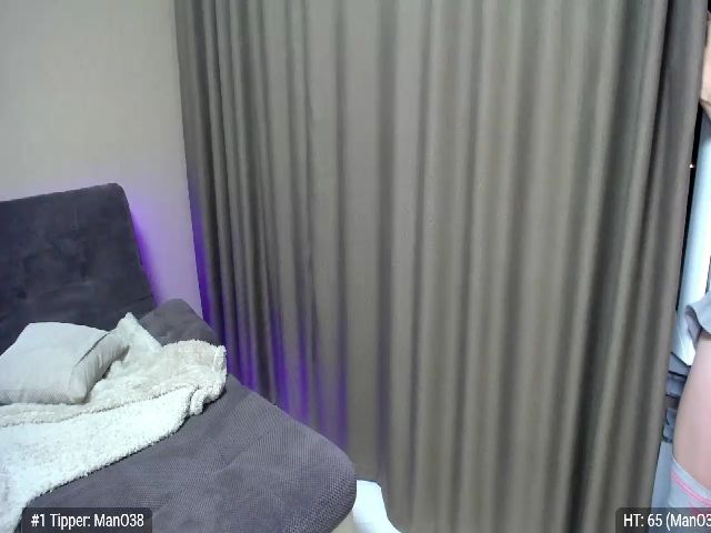 Live sex webcam photo for NaomiLuss #269535825