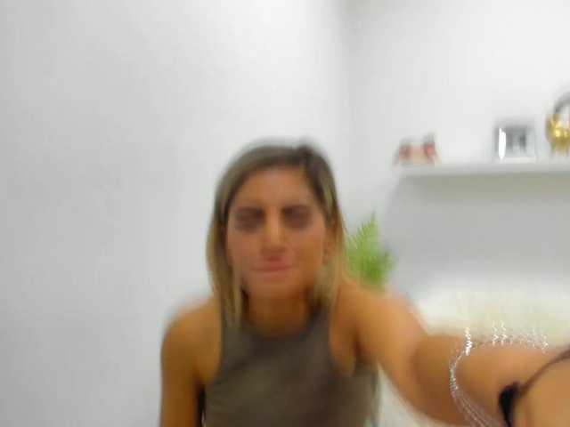 Live sex webcam photo for katelauren #269537800