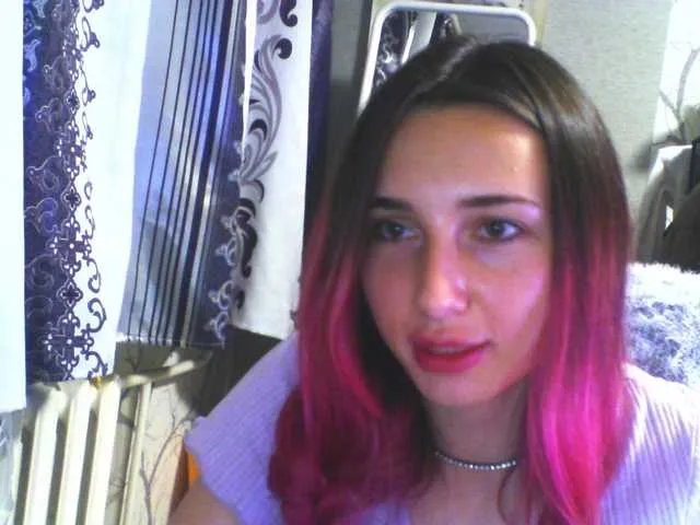 Live sex webcam photo for ElsieLove #269547035