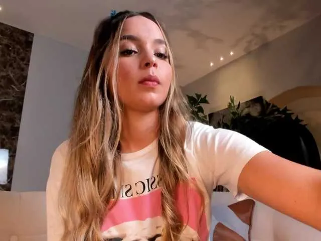 Live sex webcam photo for AnnieeHall #269557614