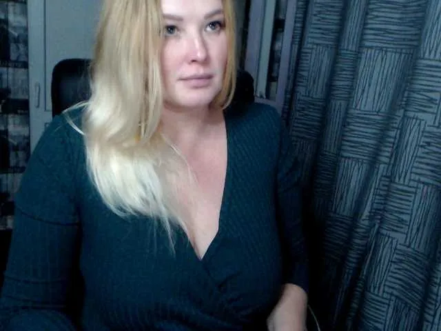 Live sex webcam photo for mmmmIrynammm #269552696