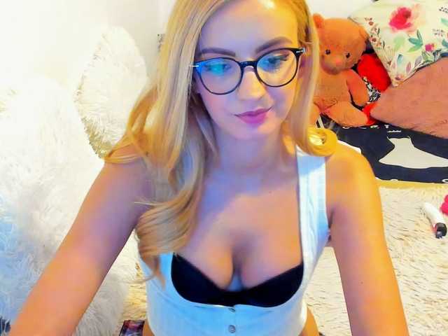 Live sex webcam photo for VerraSweet4U #269558249