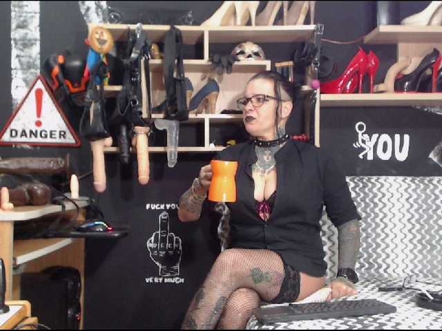 Live sex webcam photo for mistressmiry #269558198