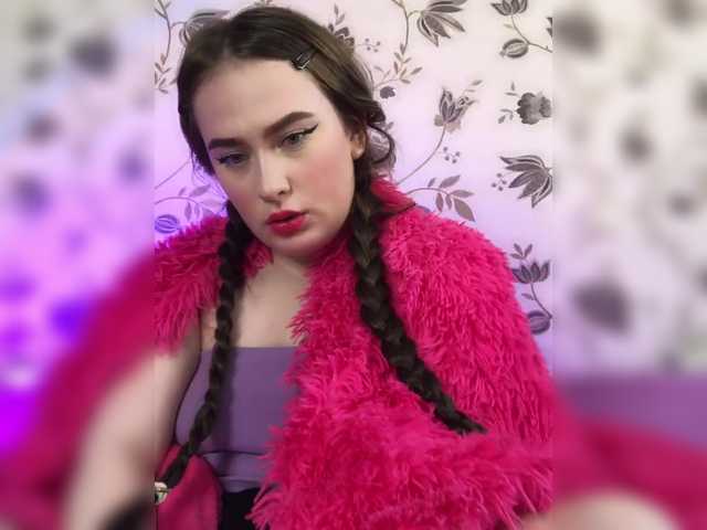 Live sex webcam photo for Mona-Liza #269562735