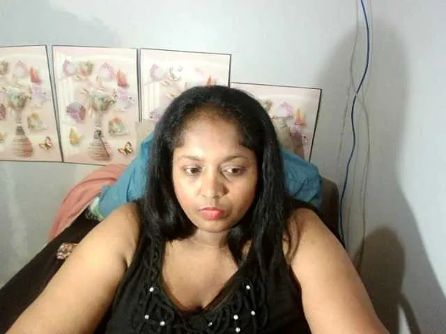 Live sex webcam photo for Indiantasha #287986210