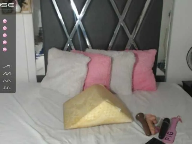 Live sex webcam photo for LisaEbonny #269558151