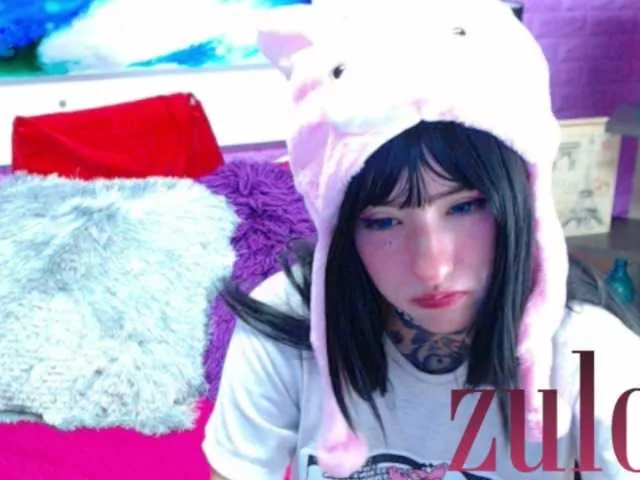 Live sex webcam photo for zull01 #269568205