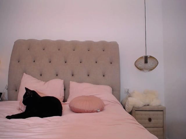 Live sex webcam photo for call_me_em #269564505