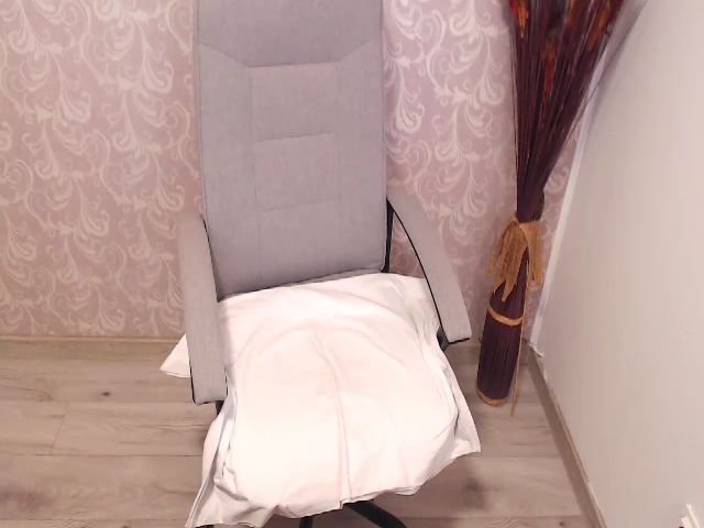 Live sex webcam photo for ElenaSworld #269559345