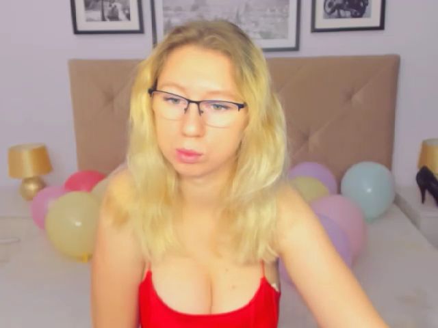 Live sex webcam photo for LizaSwan #269556384