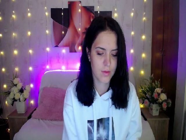 Live sex webcam photo for Antonia_W_ #269561222