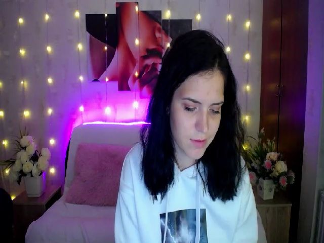 Live sex webcam photo for Antonia_W_ #269564436