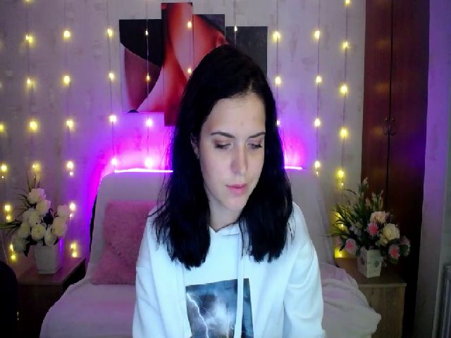 Live sex webcam photo for Antonia_W_ #269564699