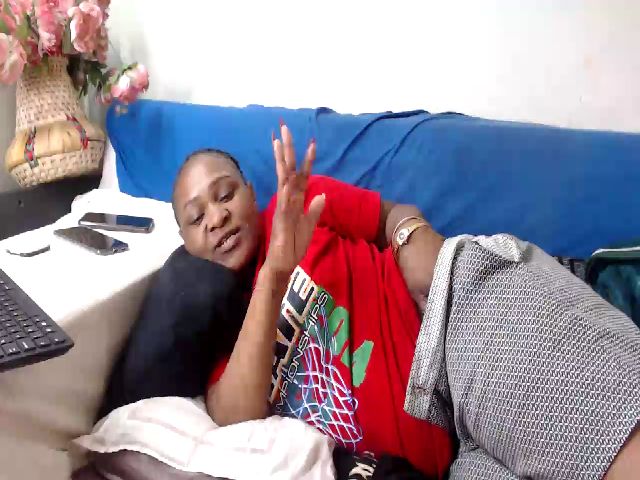 Live sex webcam photo for AngelEbony21 #269570766