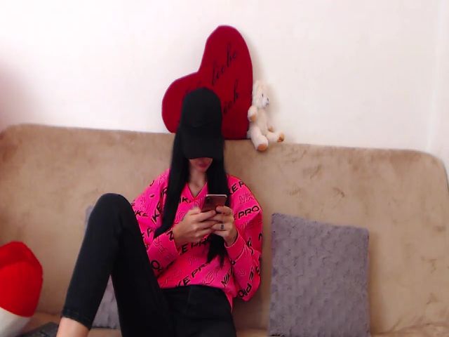 Live sex webcam photo for LayllaDean #269569064