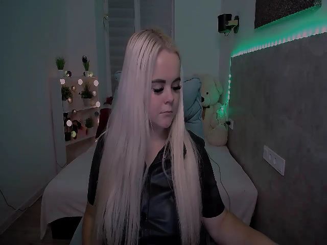 Live sex webcam photo for Jenni__fer #269552833