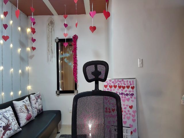Live sex webcam photo for Aliicia #269565584