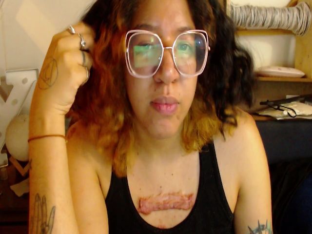 Live sex webcam photo for Sammy_00 #269571664