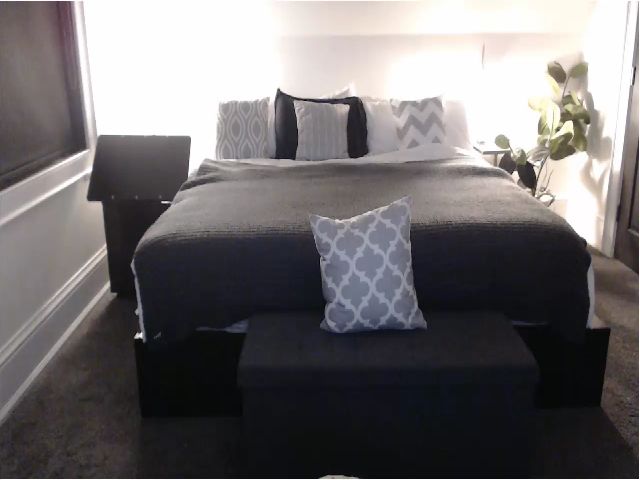 Live sex webcam photo for GoddessScarx #269554298