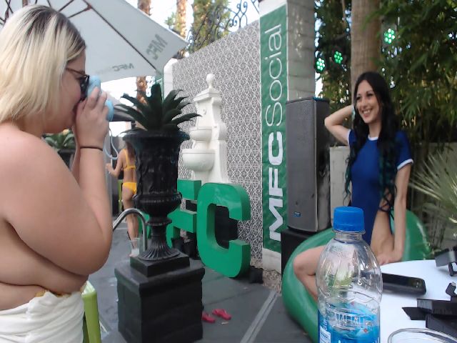 Live sex webcam photo for LexaLuv #269571772