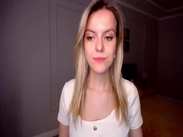 Live sex webcam photo for SolveMysecret #269568228