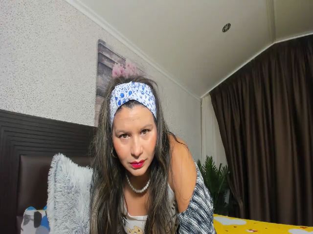 Live sex webcam photo for ErikaGold #269555211