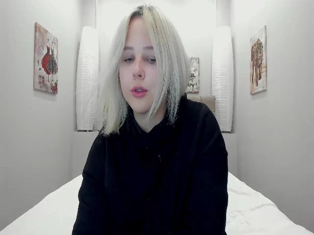 Live sex webcam photo for Helokit #269555764