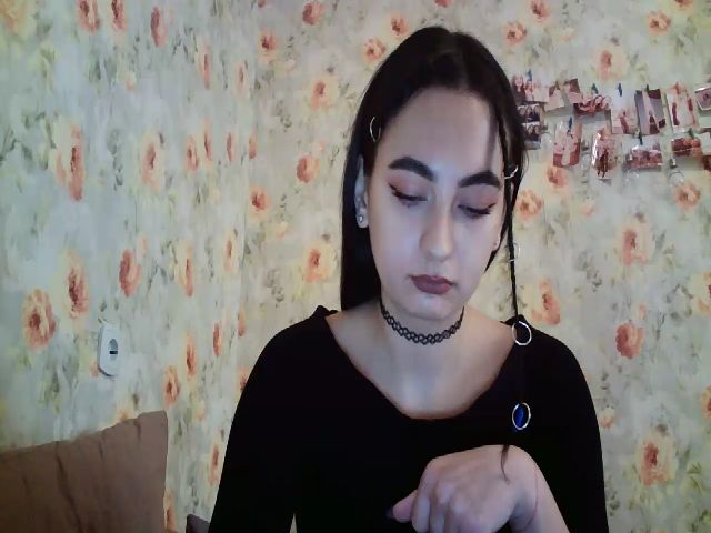 Live sex webcam photo for lolly_hollyy #269560786