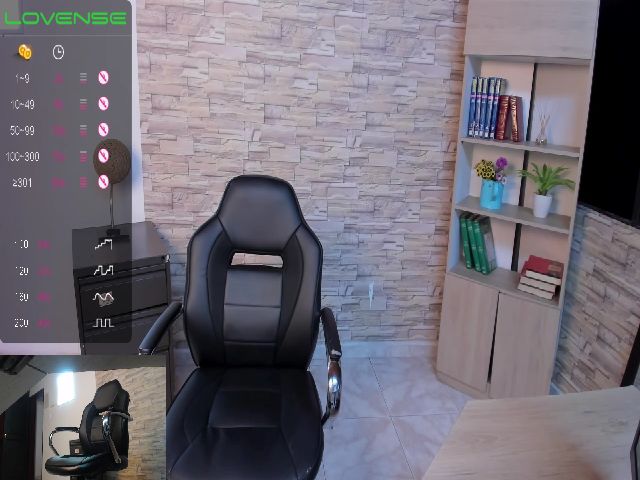 Live sex webcam photo for Bridget_love #269564904