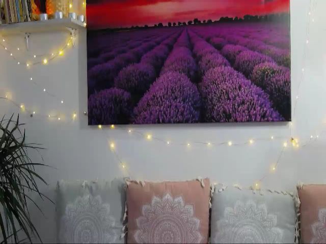 Live sex webcam photo for MaraW #269568781