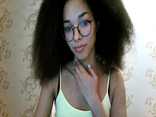 Live sex webcam photo for Carmel_Dee #269565070