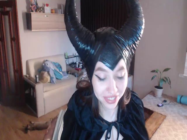 Live sex webcam photo for SonyaKotik #269563903