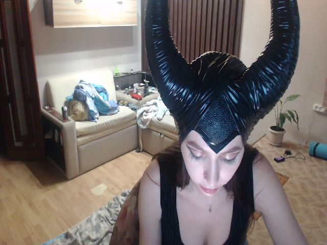Live sex webcam photo for SonyaKotik #269564431