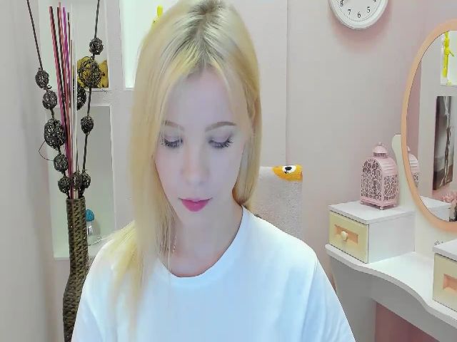 Live sex webcam photo for VeronicaRangy #269554168