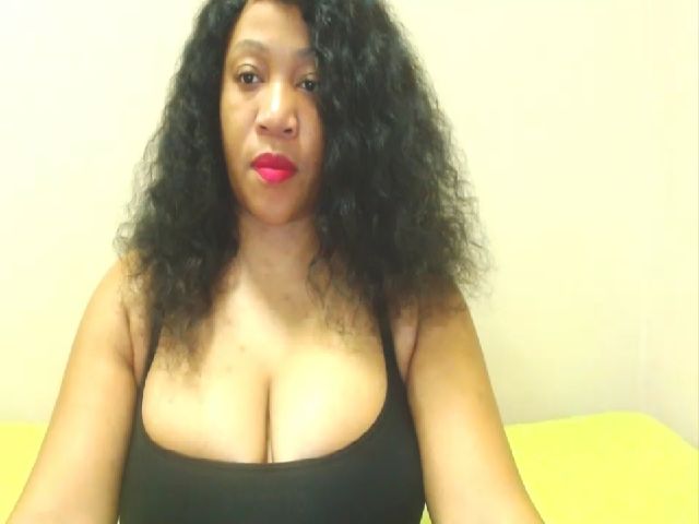 Live sex webcam photo for Candybootyxx #269555489