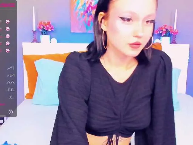 Live sex webcam photo for JoaneMoris #269552804