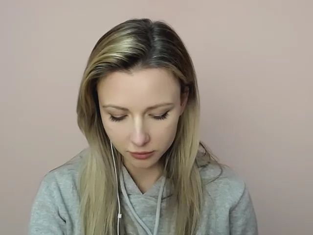 Live sex webcam photo for SweettDrream #269559685