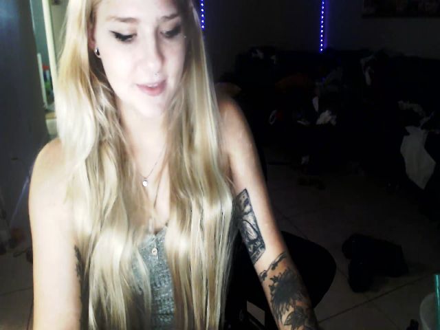 Live sex webcam photo for Whorde #269565406