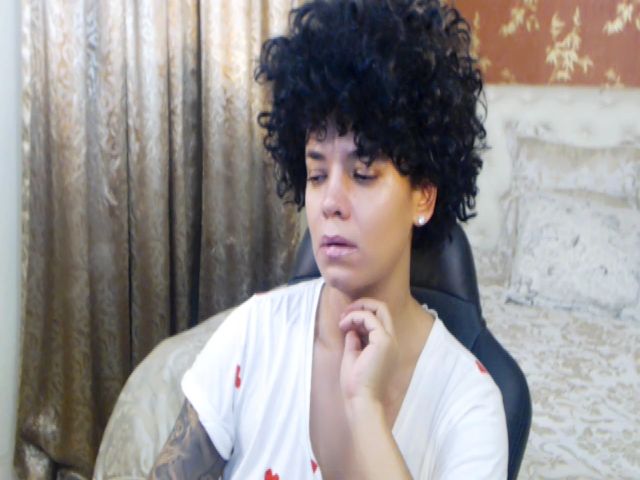 Live sex webcam photo for LaraAnne_ #269568886