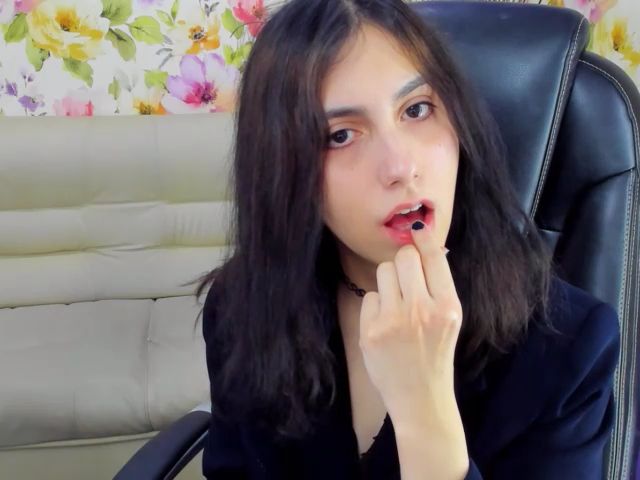 Live sex webcam photo for SarahBanks #269565718