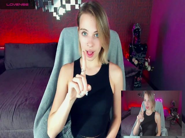 Live sex webcam photo for MariaCharming #269563701