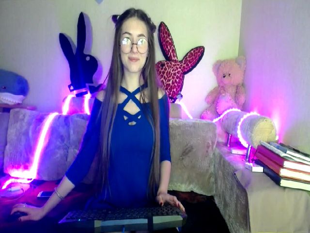 Live sex webcam photo for WendyMey #269571221